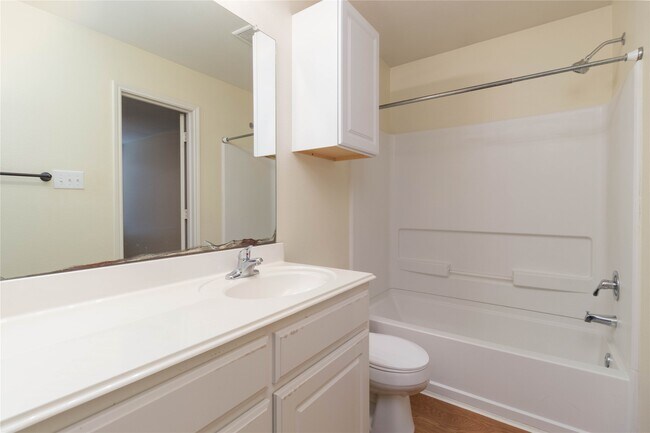 Building Photo - 4215 Medina River Loop