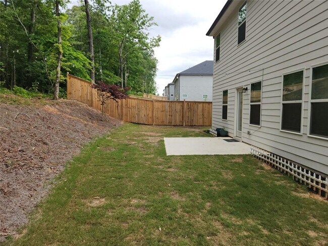 Building Photo - 235 Vly Oak Dr