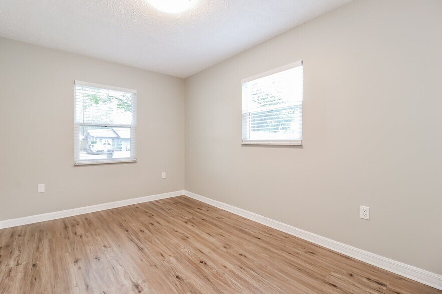 Building Photo - 3014 N Pineway Dr