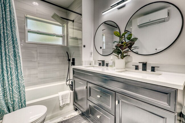 Building Photo - 106 Playmore Dr