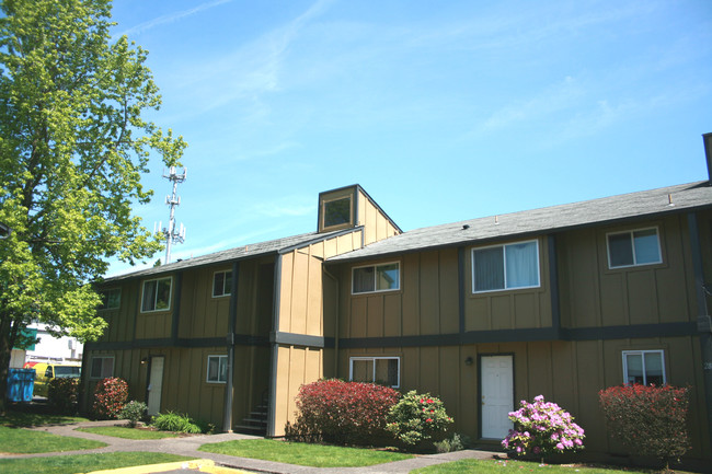 Building Photo - Oak Tree Apartments