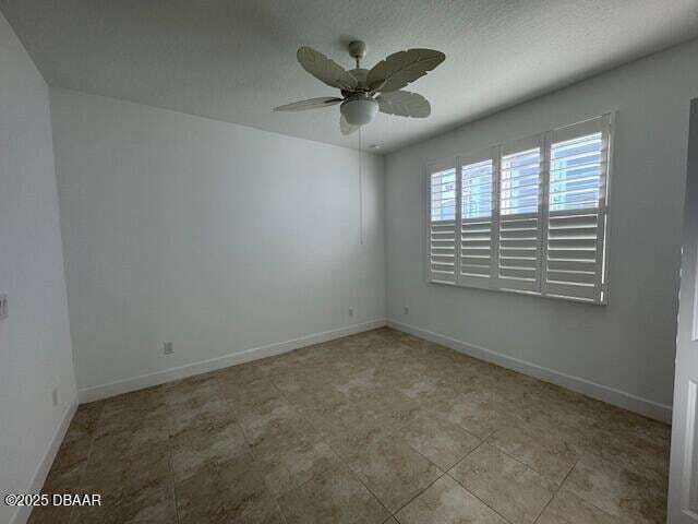 Building Photo - 414 Parrot Ln