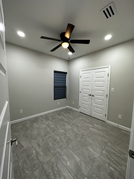 Building Photo - 1002 Sugar Garden Drive