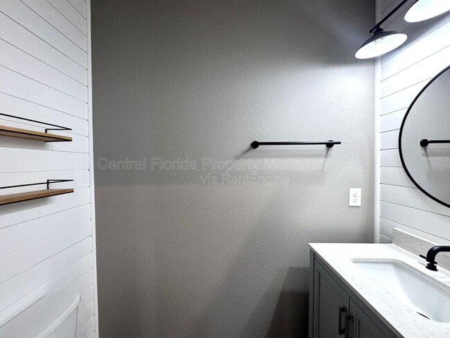 Building Photo - 5945 Glory Bower Dr