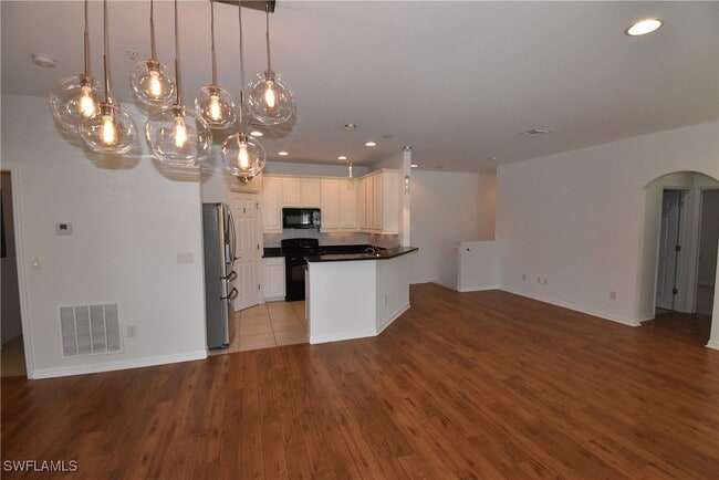 Building Photo - 23420 Alamanda Dr