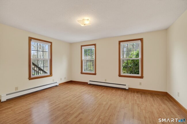 Building Photo - 329 Howd Rd