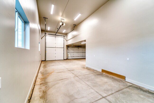 Building Photo - 362 Firerock Way