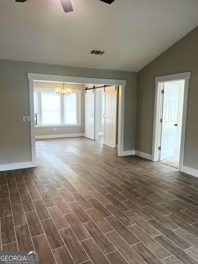 Building Photo - 124 Wolfbay Cir