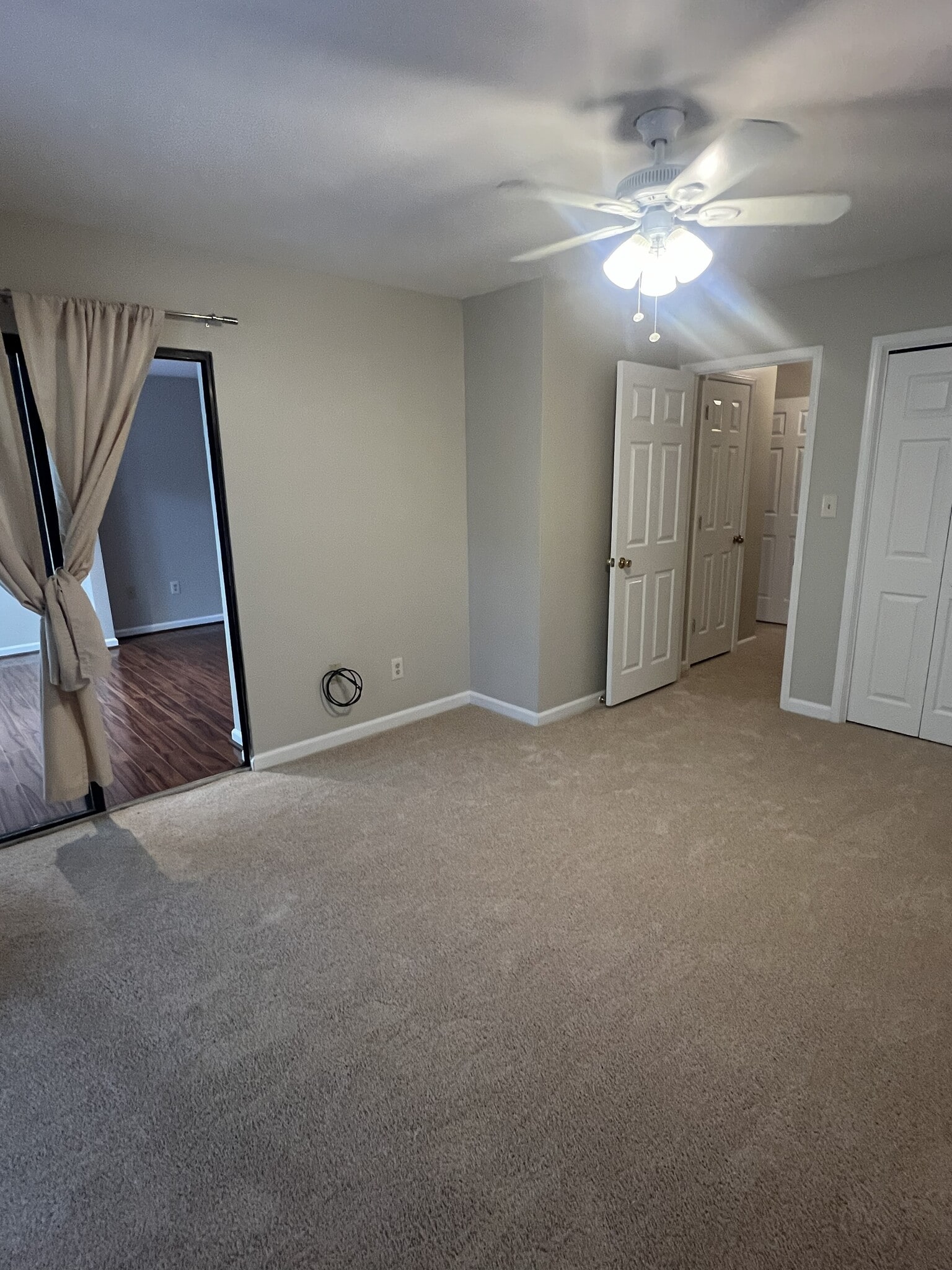Building Photo - 2301 Pine Heights Dr NE