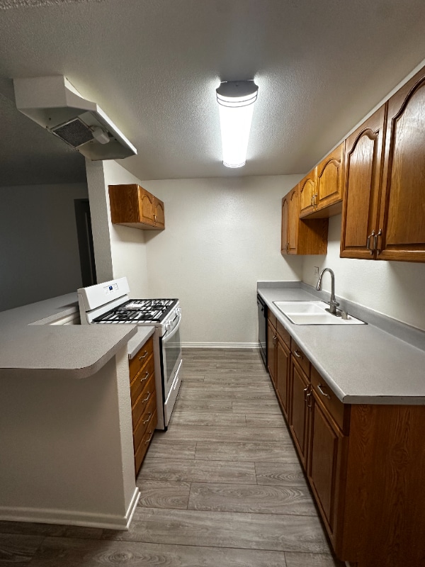 Building Photo - 1228 S Loara St