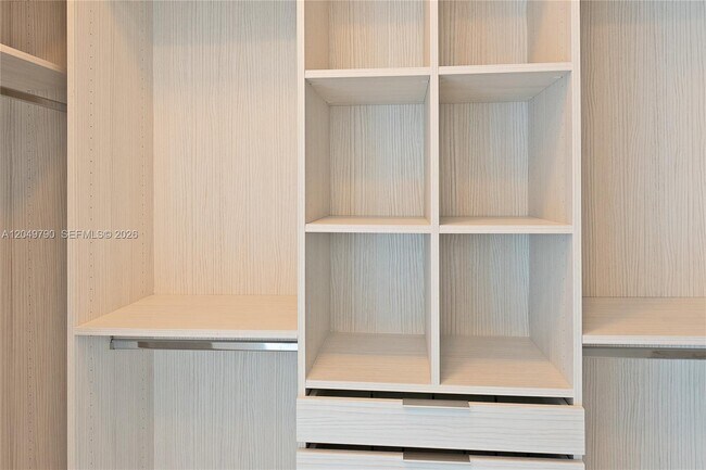 Building Photo - 17475 Collins Ave