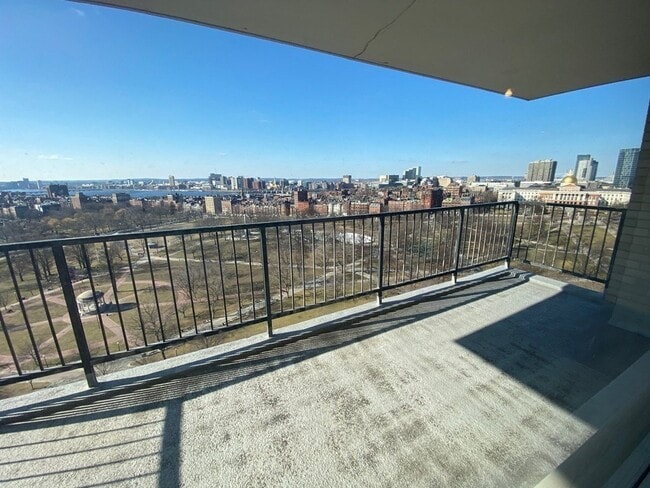 Building Photo - 151 Tremont St