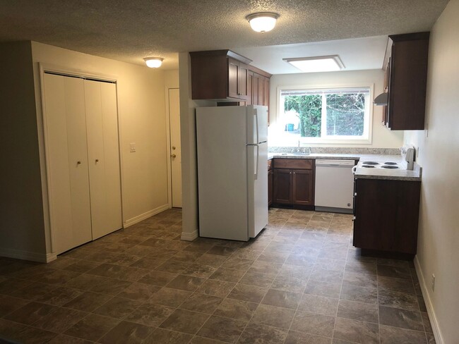 Building Photo - Total Remodel! Two Bedroom Duplex in North...