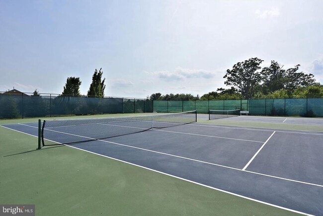 Building Photo - 981 Herons Run Ln