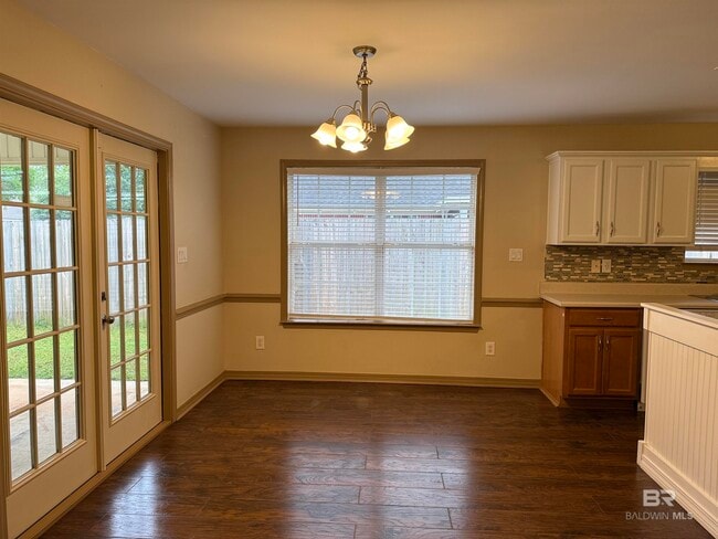 Building Photo - 25920 Argonne Dr