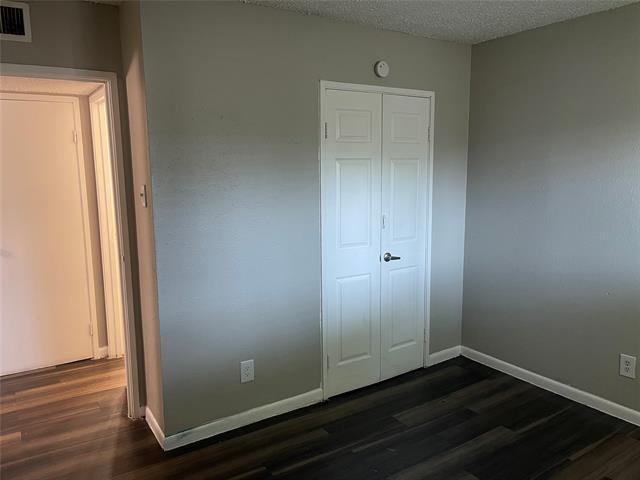 Building Photo - 3300 Edgewood Dr