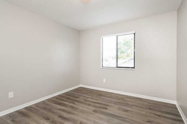 Building Photo - 2258 Baker Ave