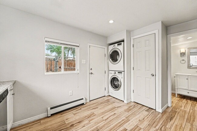 Building Photo - Charming 3-Bedroom Home with Garage & Fenced Yard – Great Location