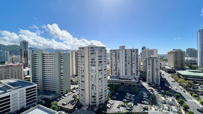 Building Photo - 629 Keeaumoku Street