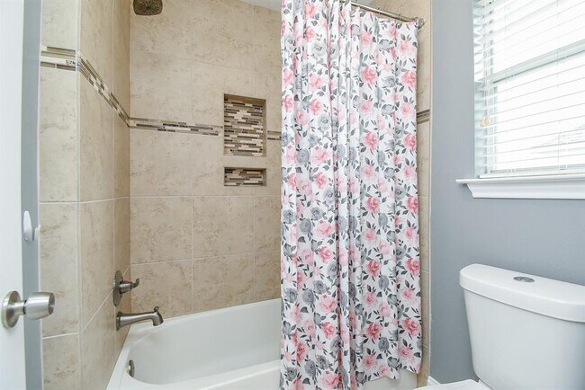 Building Photo - 4134 Starboard Shores Dr