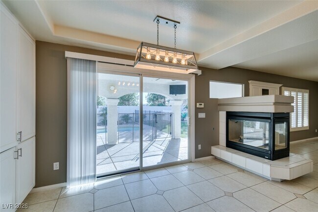 Building Photo - 685 Lynmar Ct