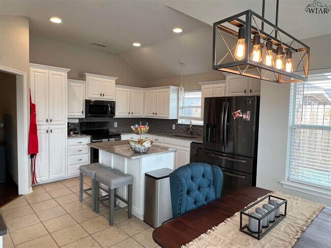 Building Photo - 6053 Laci Ln