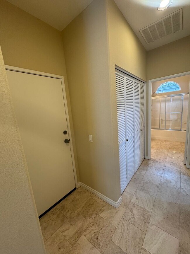 Building Photo - Beautiful 2 Bedroom/2 Bathroom + Bonus Room in Gated Community
