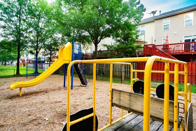 Building Photo - 8538 Towne Manor Ct