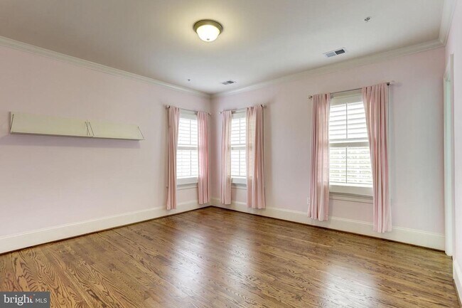 Building Photo - 7233 Addington Dr