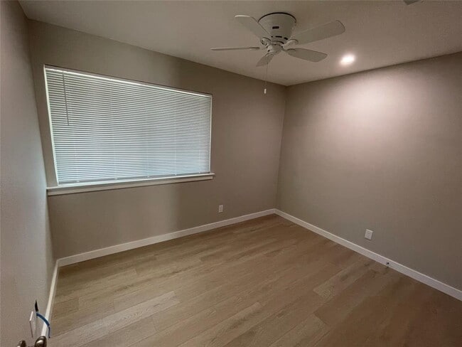 Building Photo - 5404 Lishill Cove