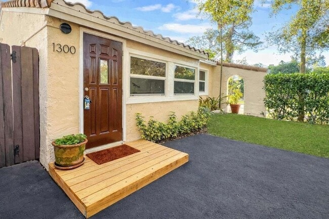 Building Photo - 1300 NW 6th Ave