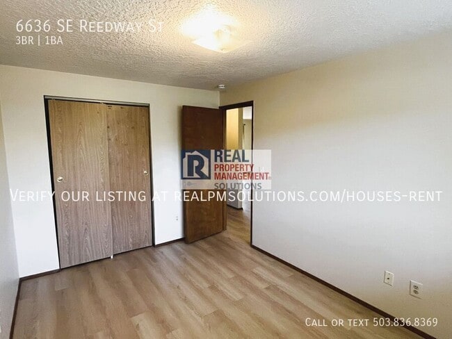 Building Photo - 6636 SE Reedway St