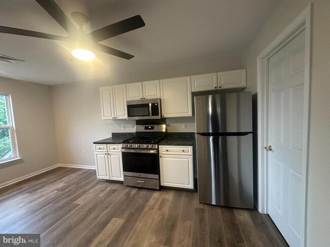 Building Photo - 116 Hawk Ct