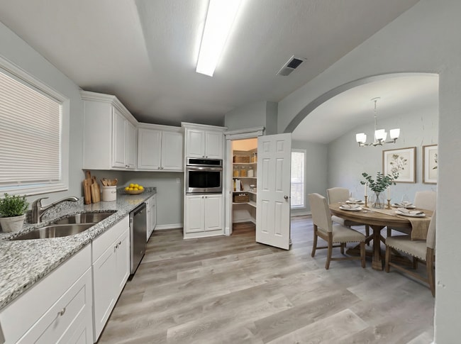 Building Photo - Updated 4-Bedroom Corner Lot Home with Granite Kitchen in Irving, TX