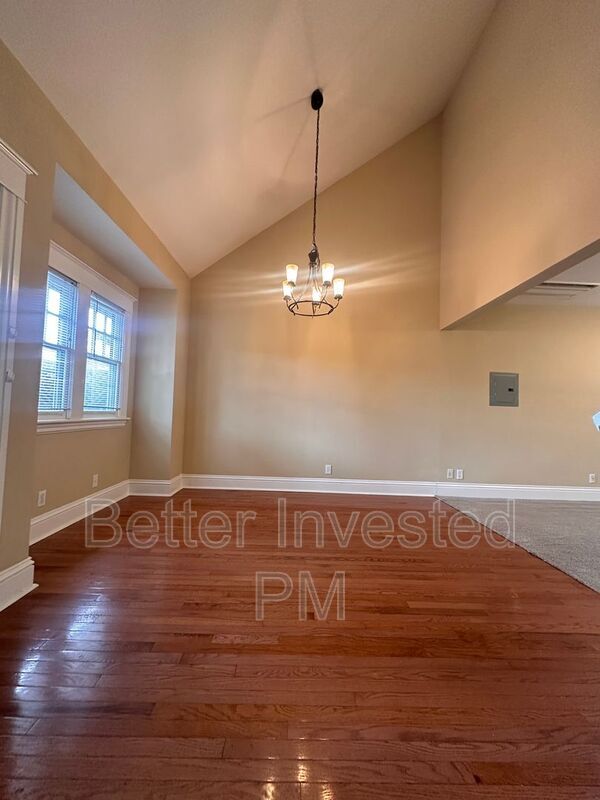 Building Photo - 2065 Hoen Ave