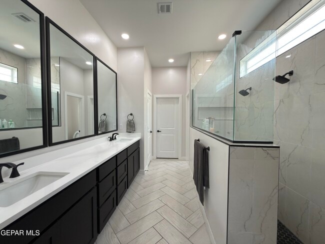 Building Photo - 15372 Imagine Dr