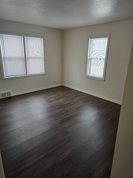 bedroom - 834 Lane Blvd