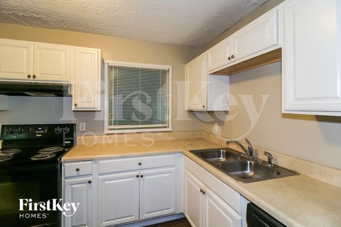 Building Photo - 1836 Evans Dr SW