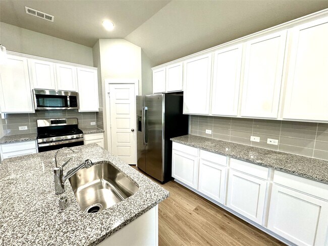 Building Photo - 8615 Jetty Glen Dr