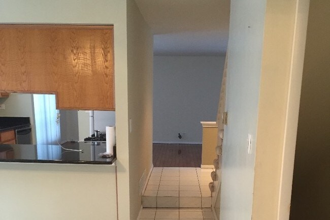 Building Photo - 1964 Crescent Ln