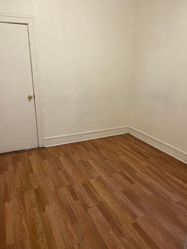 Building Photo - 8416 S Euclid Ave