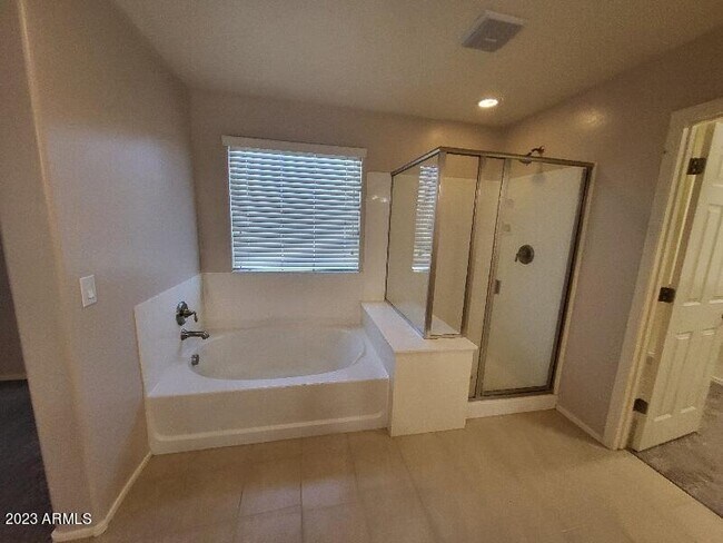 Building Photo - 7255 N 89th Dr