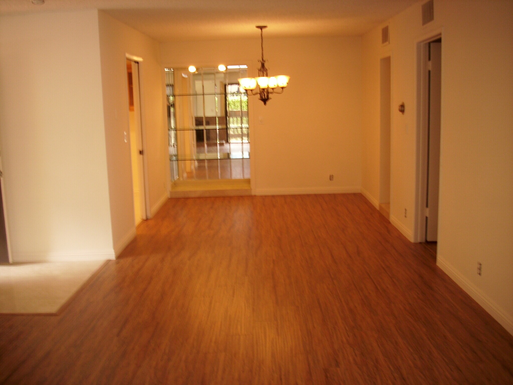 From LR to Dining - 16022 Moorpark St