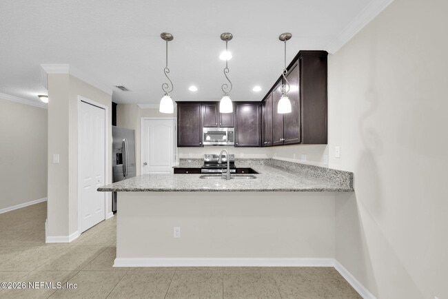 Building Photo - 452 Walnut Dr