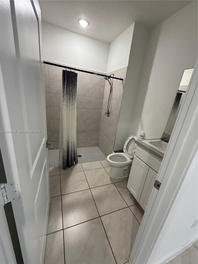 Building Photo - 1743 SE 9th Terrace