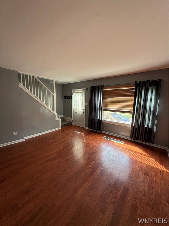 Building Photo - 57 Abbottsford Pl