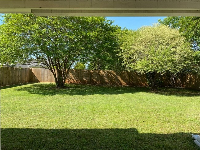 Building Photo - Charming 3-Bedroom Brick Home with Modern ...