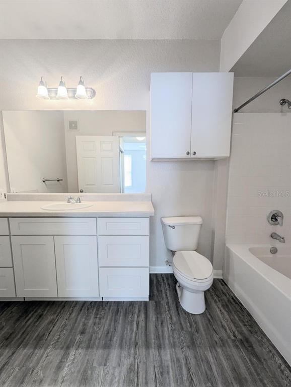 Building Photo - 911 N Orange Ave