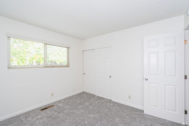 Building Photo - 4248 Leafwood Cir E