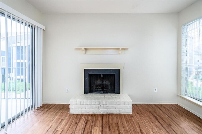 Building Photo - 18515 Egret Bay Blvd